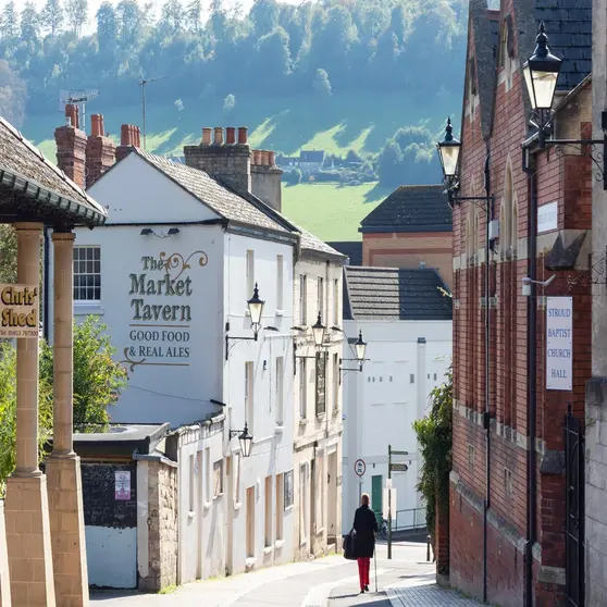 Book a Reliable Taxi Stroud To & From Bristol Airport Book a Reliable Taxi Stroud To & From Bristol Airport